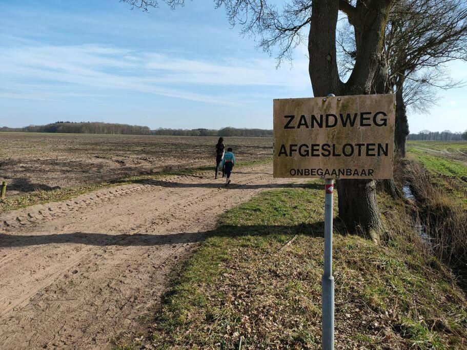 Kindvriendelijke Bungalow In Het Bos Bij Zwemmeer. Vilsteren Exterior foto